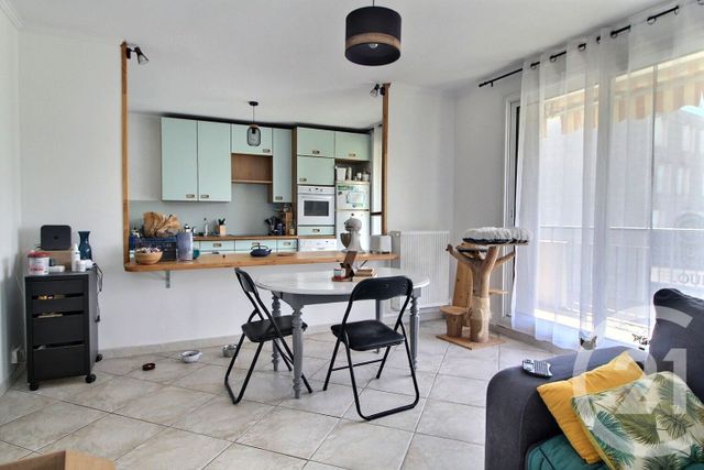 Appartement F4 à louer - 4 pièces - 82.88 m2 - MONTLUEL - 01 - RHONE-ALPES - Century 21 Bde Immo