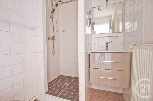 Appartement F3 à louer - 2 pièces - 39.9 m2 - MONTLUEL - 01 - RHONE-ALPES - Century 21 Bde Immo