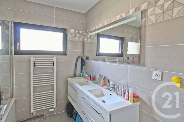 maison à vendre - 5 pièces - 110.24 m2 - ST MAURICE DE BEYNOST - 01 - RHONE-ALPES - Century 21 Bde Immo