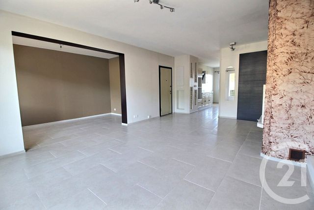 Appartement F4 à louer - 4 pièces - 79.0 m2 - LA BOISSE - 01 - RHONE-ALPES - Century 21 Bde Immo