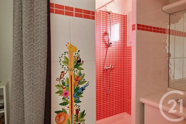 Appartement F5 à louer - 5 pièces - 107.0 m2 - MONTLUEL - 01 - RHONE-ALPES - Century 21 Bde Immo