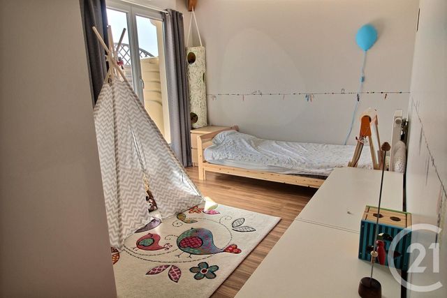 Appartement F5 à louer - 5 pièces - 107.0 m2 - MONTLUEL - 01 - RHONE-ALPES - Century 21 Bde Immo