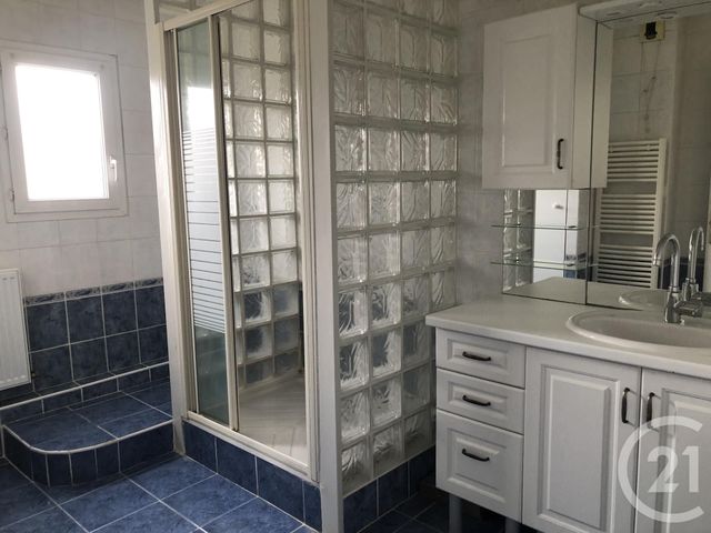 Appartement à louer - 4 pièces - 70.0 m2 - ST MAURICE DE BEYNOST - 01 - RHONE-ALPES - Century 21 Bde Immo