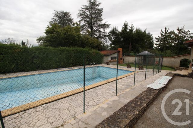 Afficher la photo en grand maison à louer - 7 pièces - 202.97 m2 - ST MAURICE DE GOURDANS - 01 - RHONE-ALPES - Century 21 Bde Immo