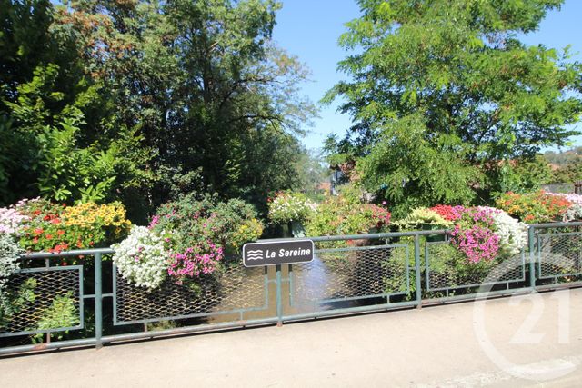 Afficher la photo en grand commerce à vendre - 27.35 m2 - MONTLUEL - 01 - RHONE-ALPES - Century 21 Bde Immo
