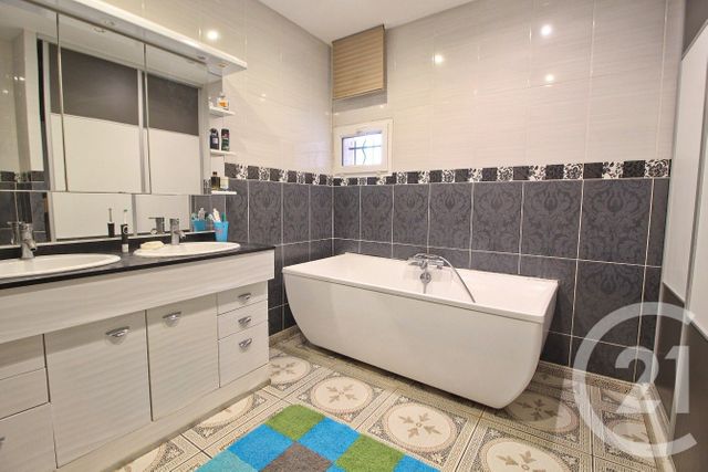 maison à vendre - 5 pièces - 117.0 m2 - MONTLUEL - 01 - RHONE-ALPES - Century 21 Bde Immo