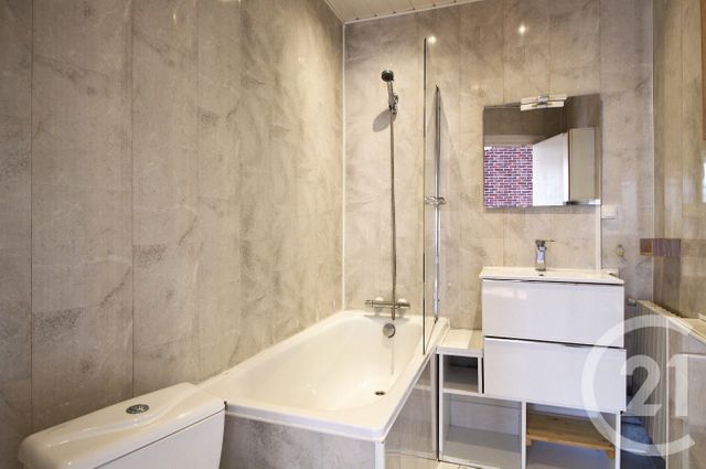 Appartement F4 à vendre - 4 pièces - 80.0 m2 - MONTLUEL - 01 - RHONE-ALPES - Century 21 Bde Immo