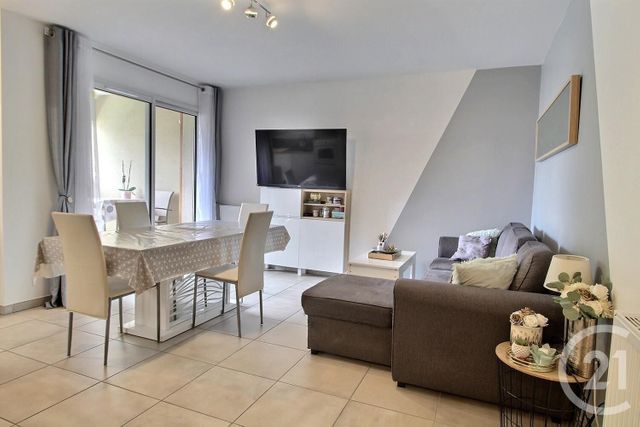 Appartement F3 à vendre - 3 pièces - 60.98 m2 - MONTLUEL - 01 - RHONE-ALPES - Century 21 Bde Immo