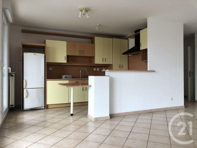 Appartement F4 à louer - 4 pièces - 85.4 m2 - MIRIBEL - 01 - RHONE-ALPES - Century 21 Bde Immo