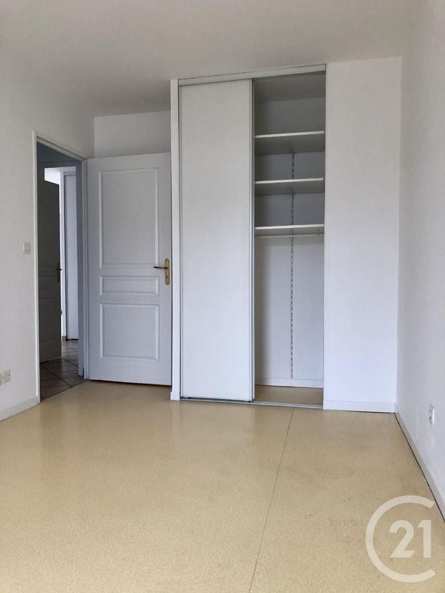 Appartement F4 à louer - 4 pièces - 85.4 m2 - MIRIBEL - 01 - RHONE-ALPES - Century 21 Bde Immo