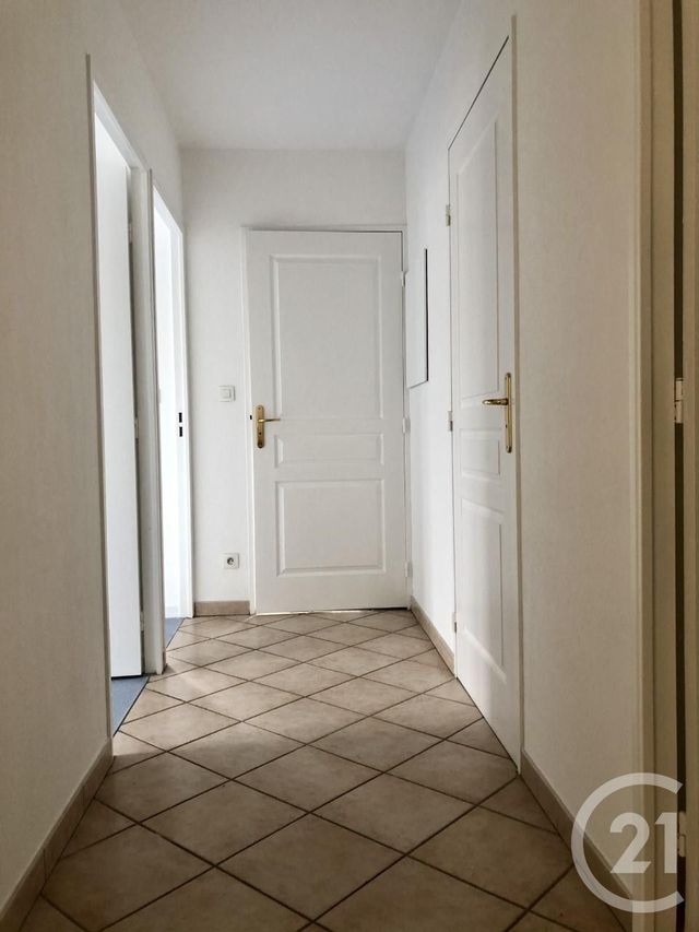 Appartement F4 à louer - 4 pièces - 85.4 m2 - MIRIBEL - 01 - RHONE-ALPES - Century 21 Bde Immo