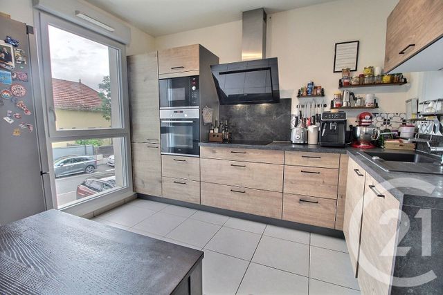 Appartement Duplex à vendre - 4 pièces - 87.86 m2 - ST MAURICE DE BEYNOST - 01 - RHONE-ALPES - Century 21 Bde Immo