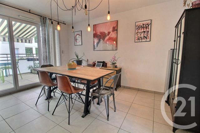 Appartement Duplex à vendre - 4 pièces - 87.86 m2 - ST MAURICE DE BEYNOST - 01 - RHONE-ALPES - Century 21 Bde Immo