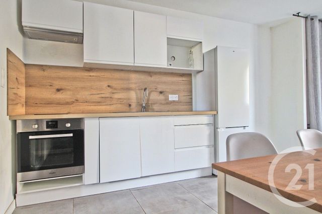 Appartement F2 à louer - 2 pièces - 39.0 m2 - BALAN - 01 - RHONE-ALPES - Century 21 Bde Immo
