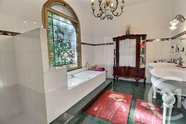 Afficher la photo en grand maison à vendre - 6 pièces - 235.0 m2 - MIRIBEL - 01 - RHONE-ALPES - Century 21 Bde Immo