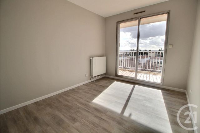 Appartement F3 à vendre - 3 pièces - 65.56 m2 - MONTLUEL - 01 - RHONE-ALPES - Century 21 Bde Immo