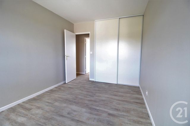 Appartement F3 à vendre - 3 pièces - 65.56 m2 - MONTLUEL - 01 - RHONE-ALPES - Century 21 Bde Immo