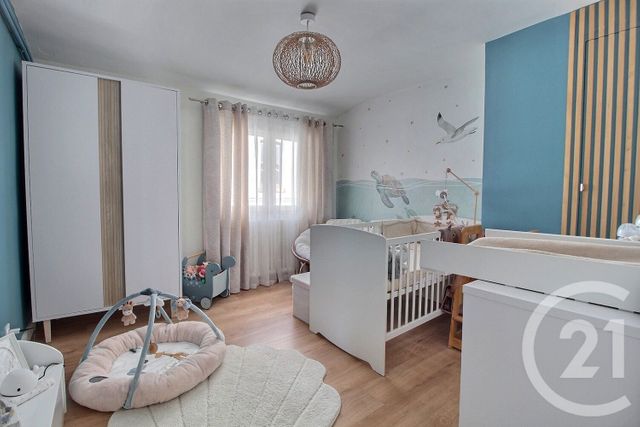 Appartement T4 à vendre - 5 pièces - 97.6 m2 - MONTLUEL - 01 - RHONE-ALPES - Century 21 Bde Immo