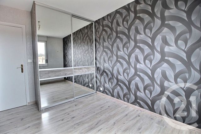 Appartement F2 à vendre - 3 pièces - 50.0 m2 - MONTLUEL - 01 - RHONE-ALPES - Century 21 Bde Immo