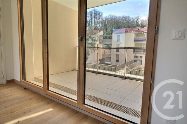 Appartement F3 à louer - 3 pièces - 66.34 m2 - MONTLUEL - 01 - RHONE-ALPES - Century 21 Bde Immo