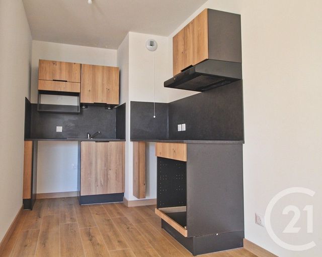 Appartement F3 à louer - 3 pièces - 66.34 m2 - MONTLUEL - 01 - RHONE-ALPES - Century 21 Bde Immo