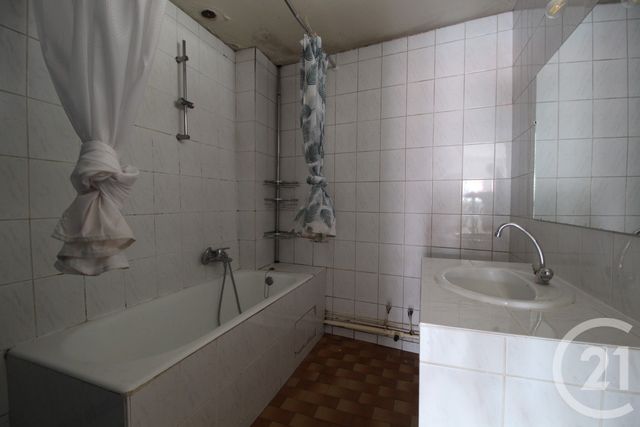 Appartement F3 bis à louer - 3 pièces - 71.0 m2 - MIRIBEL - 01 - RHONE-ALPES - Century 21 Bde Immo