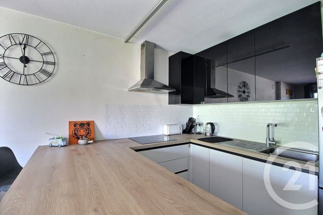 Appartement T3 à vendre - 3 pièces - 55.5 m2 - MONTLUEL - 01 - RHONE-ALPES - Century 21 Bde Immo