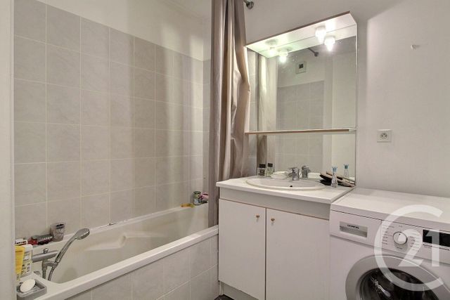 Appartement T3 à vendre - 3 pièces - 55.5 m2 - MONTLUEL - 01 - RHONE-ALPES - Century 21 Bde Immo